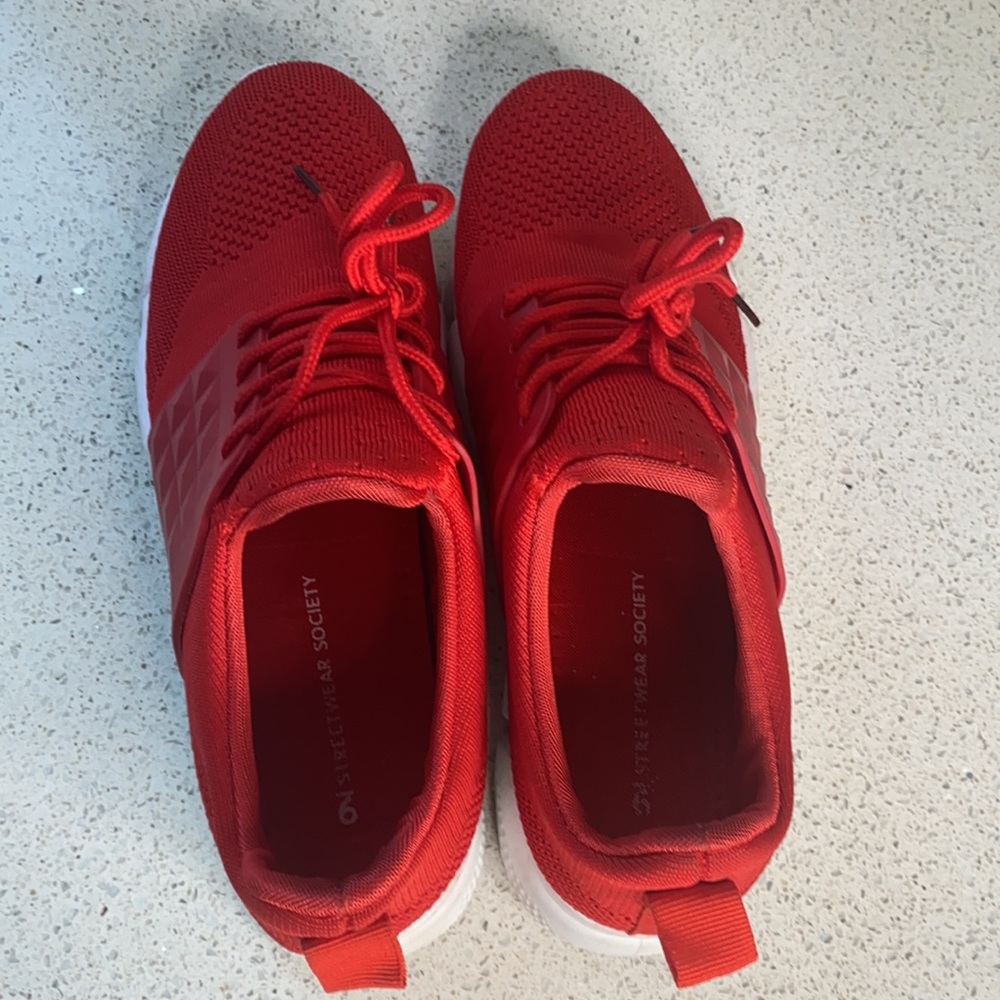 Stunning women’s red running shoe. Size 8/9 - Picture 5 of 5